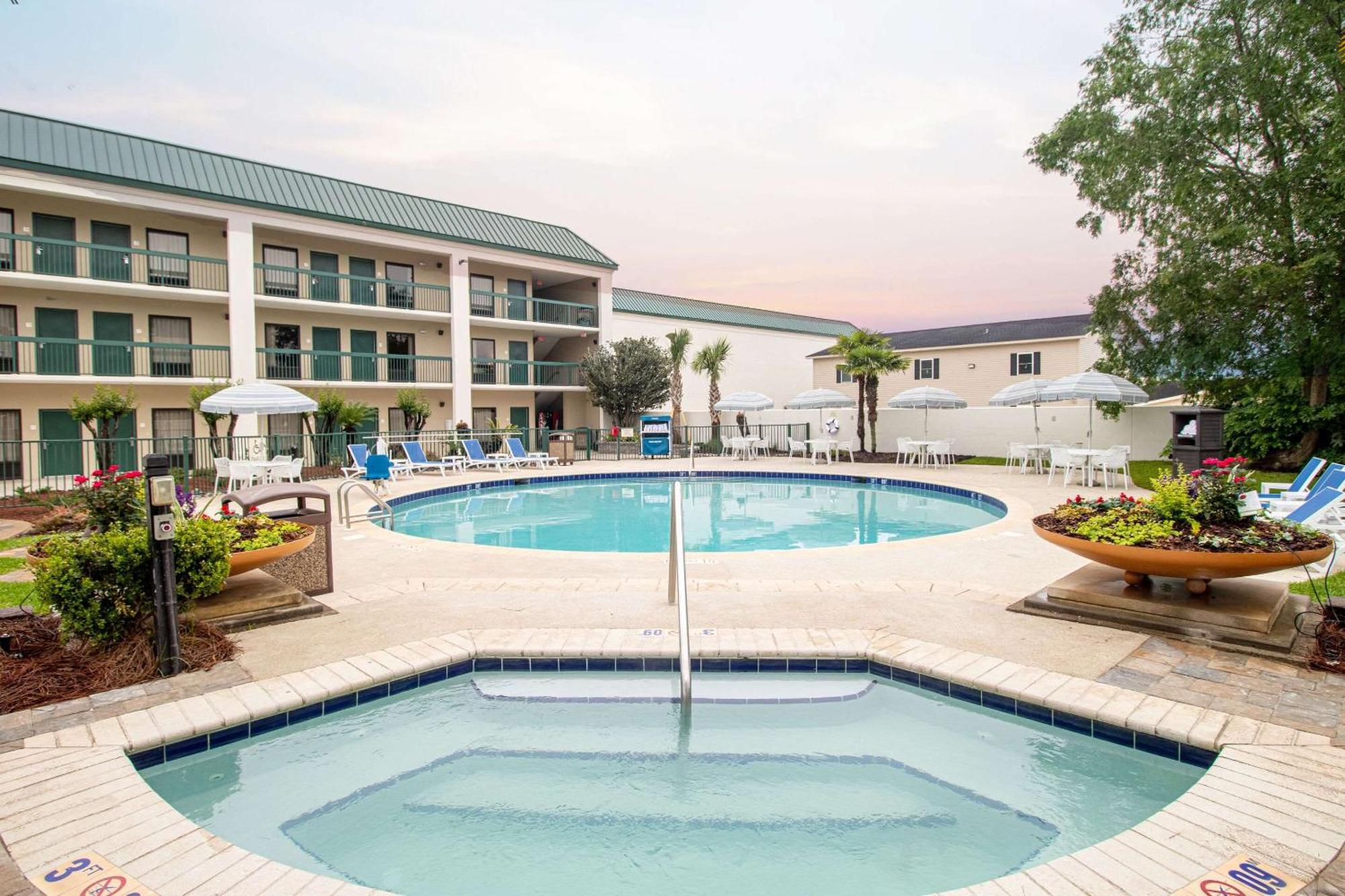 Econo Lodge Inn & Suites Foley-North Gulf Shores Eksteriør bilde